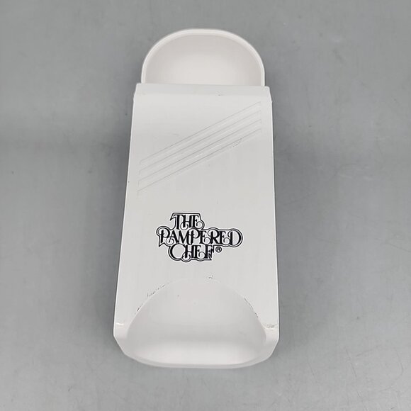 Pampered Chef SLIDING ADJUSTABLE 1/2 CUP TO 1/8 CUP MEASURING CUP - Picture 1 of 3